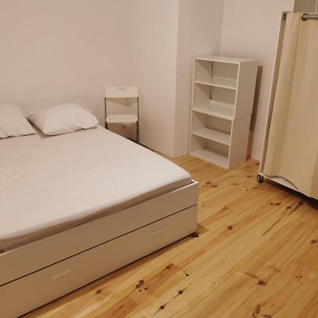 Joli Appartement Au Coeur Du Village Lorgues Bagian luar foto