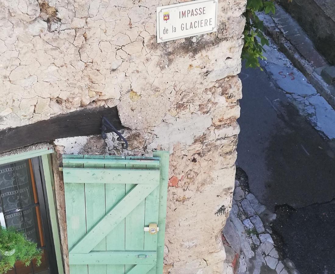 Joli Appartement Au Coeur Du Village Lorgues Bagian luar foto